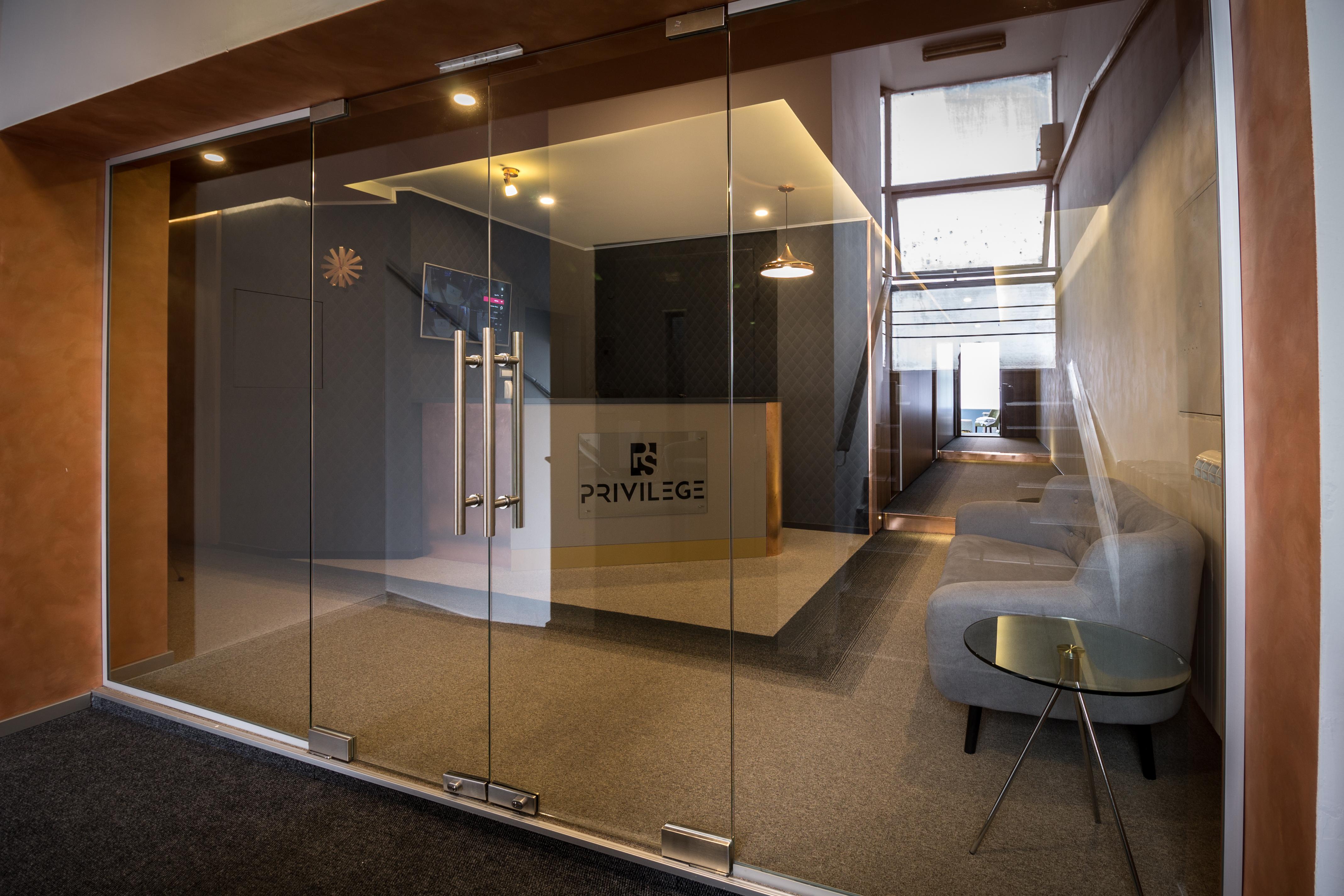 Privilege Suites By Central Park Beograd Bagian luar foto