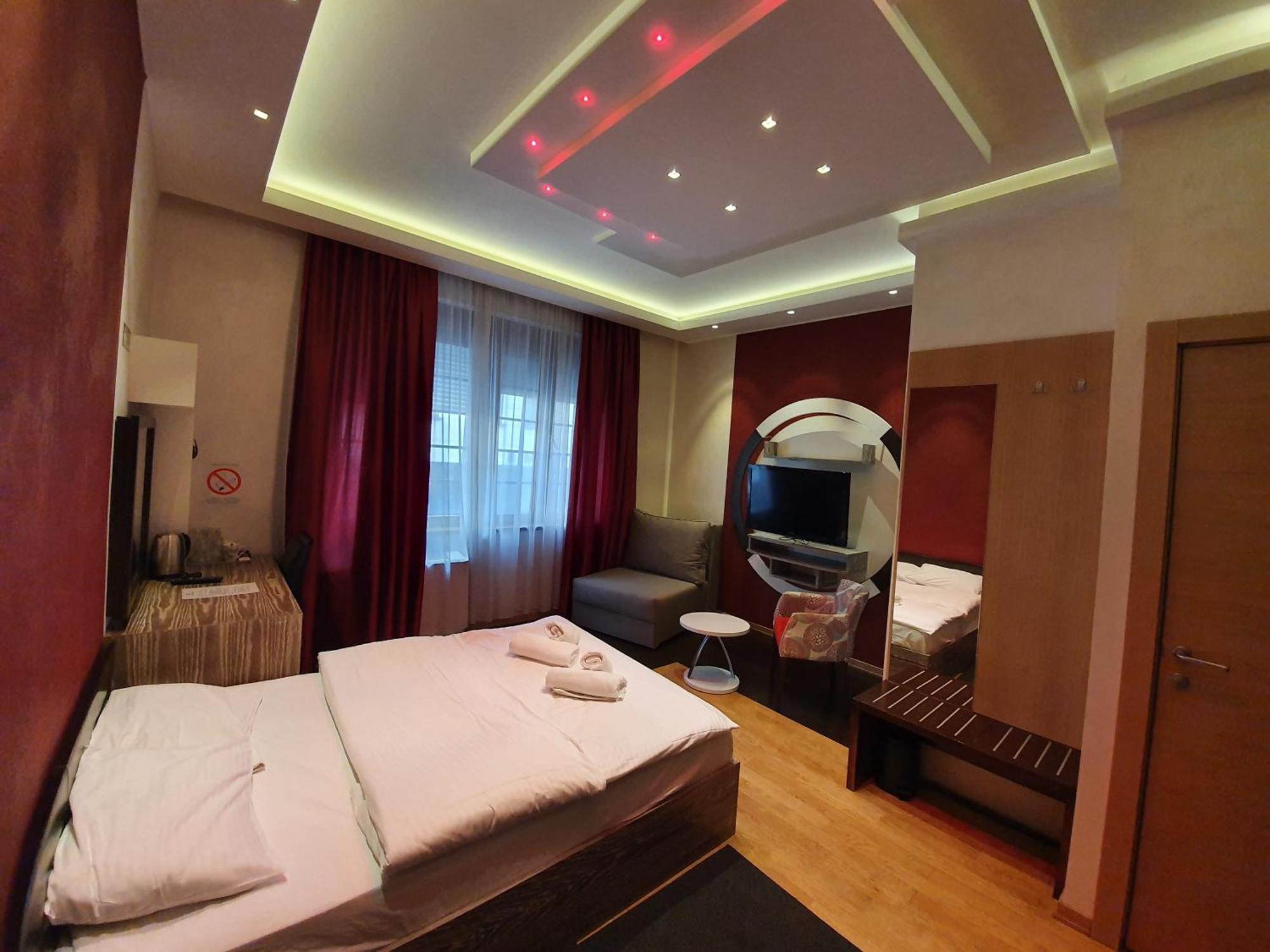 Privilege Suites By Central Park Beograd Ruang foto
