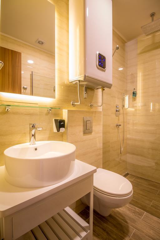 Privilege Suites By Central Park Beograd Bagian luar foto