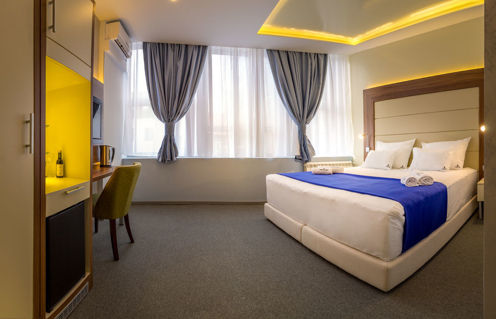 Privilege Suites By Central Park Beograd Bagian luar foto